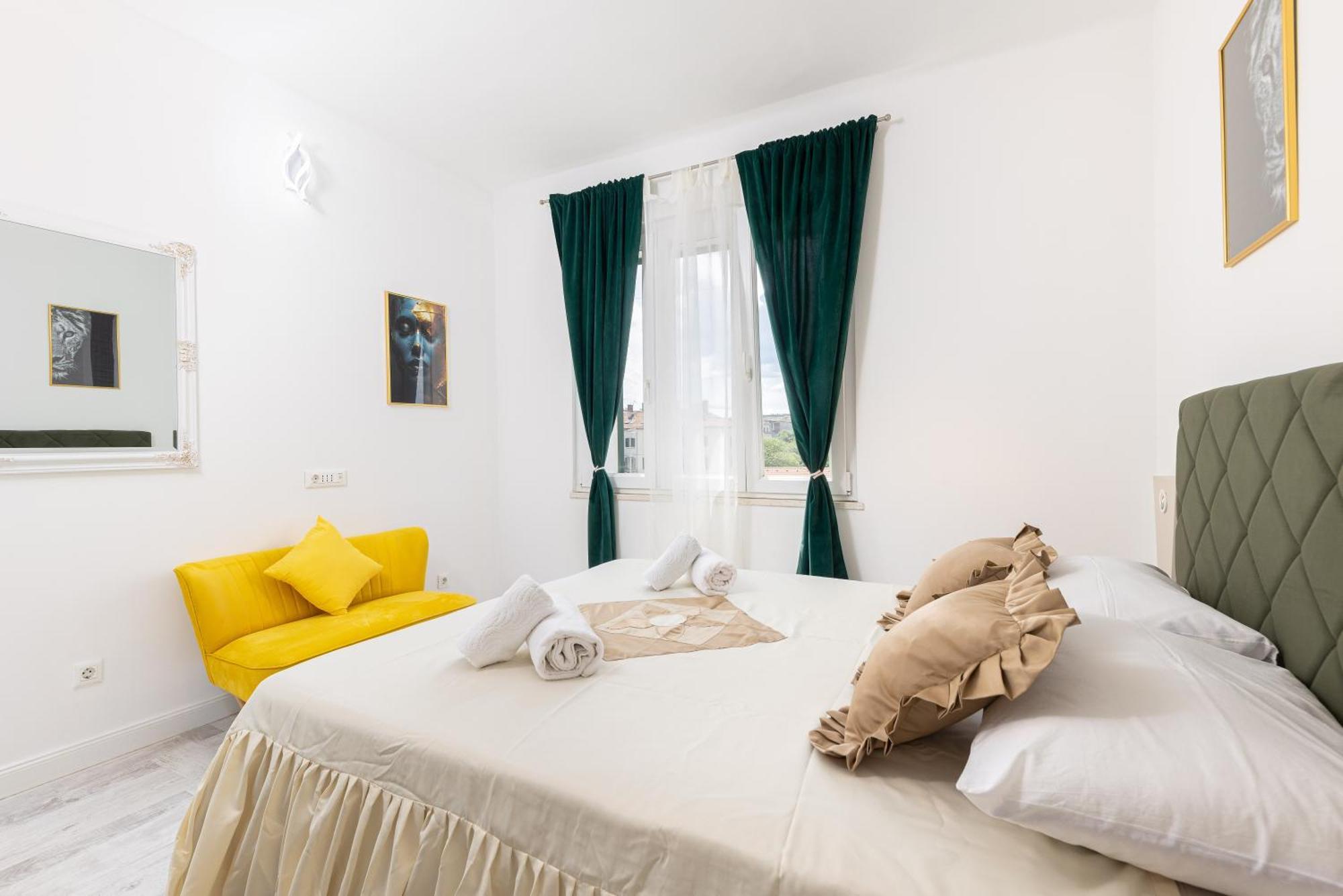 Lions Suites Σπλιτ Εξωτερικό φωτογραφία